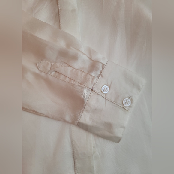 NWOT Silky Ivory Colored Blouse Size M - Picture 3 of 4